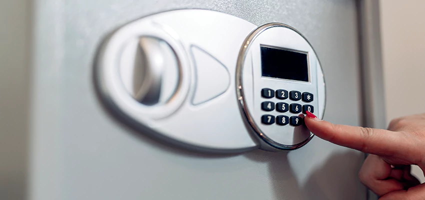 Jewelry Safe Cracking in Newark, California